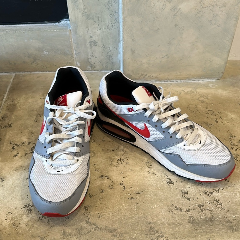 NIKE Men’s AIR MAX sneakers